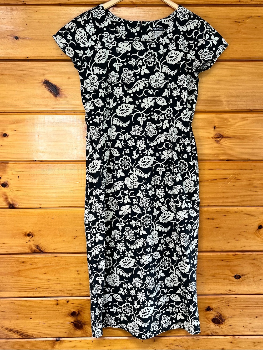 VTG SPORTIF Black & Cream Cotton Round Neck Floral Midi Dress with Cap Sleeves